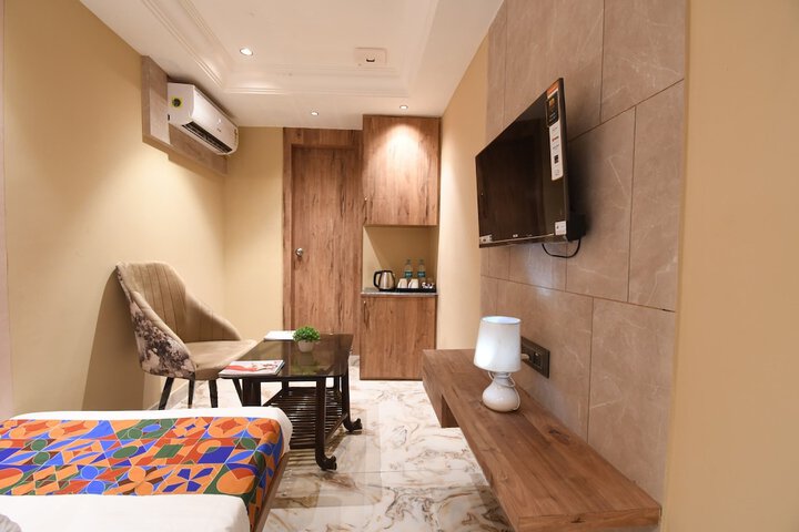 Room 12 of 20