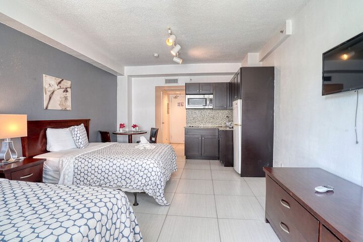 Room 25 of 244
