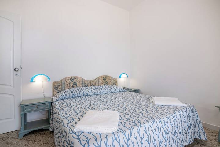 Room 13 of 108