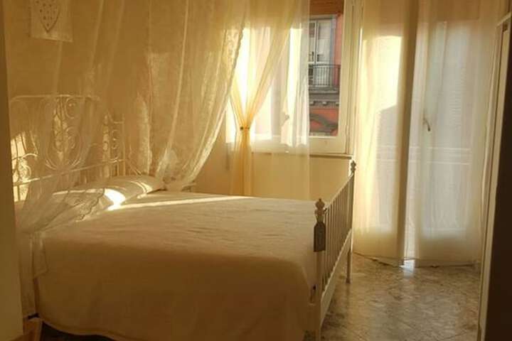 Room 2 of 17