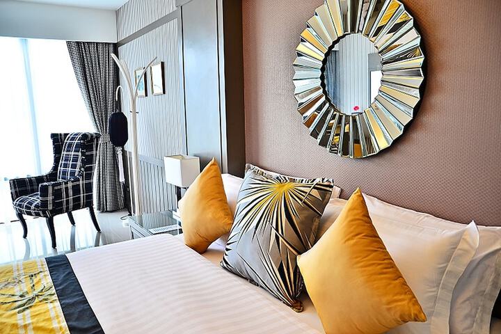 Room 27 of 152