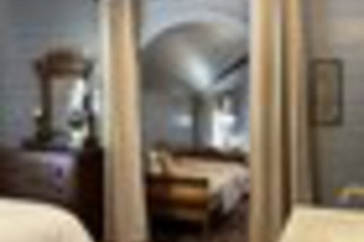 Room 35 of 117