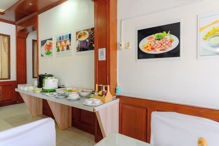 Dining 90 of 97