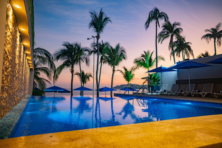 Pool 4 of 10