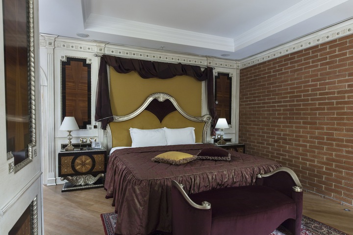 Room 7 of 61
