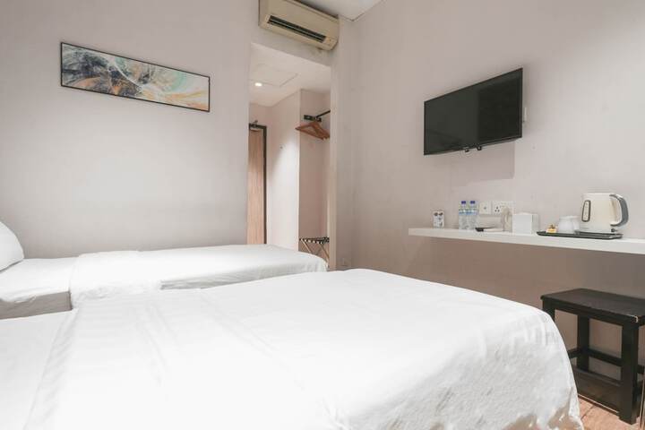 Room 21 of 29