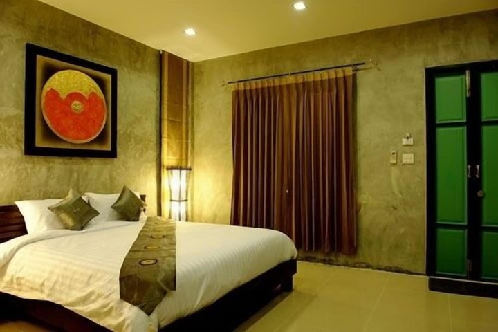 Room 4 of 24