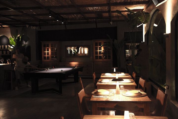 Dining 44 of 108