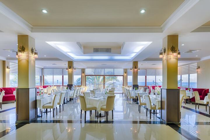 Dining 66 of 113