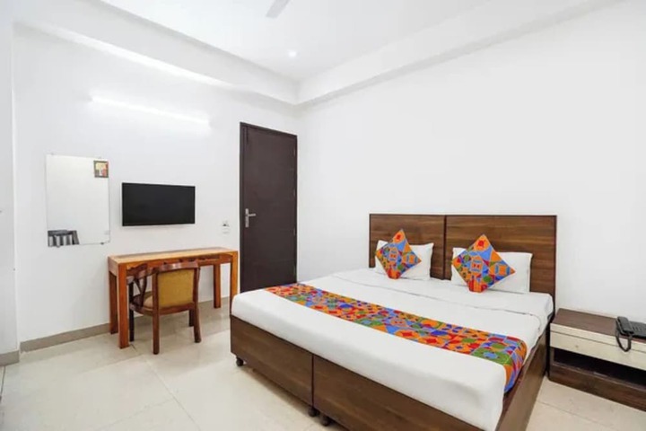 Room 15 of 31
