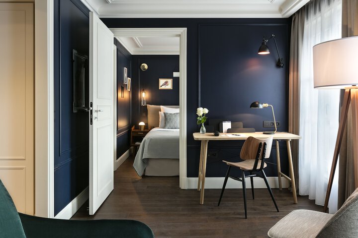 Room 13 of 94