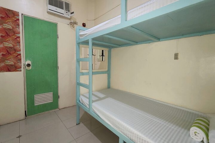 Room 4 of 52