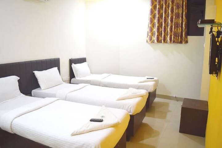 Room 11 of 25