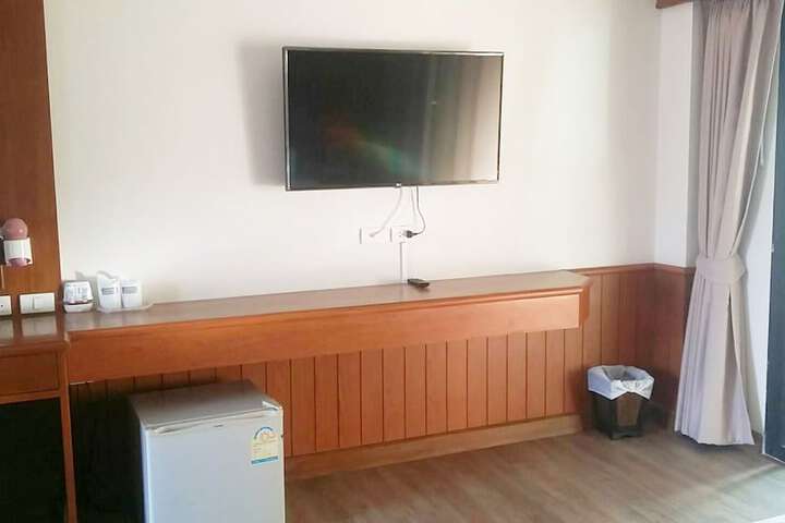 Room 5 of 15