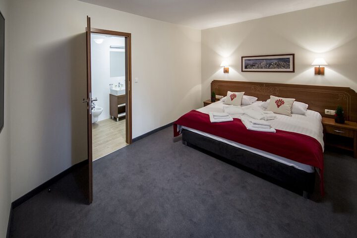 Room 17 of 72