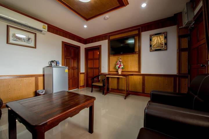 Room 33 of 49