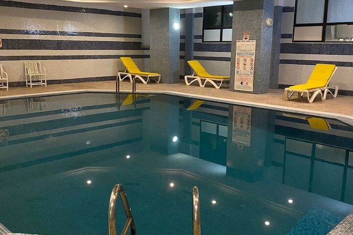 Pool Hotel