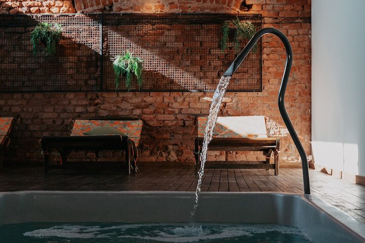 Pool 37 of 52