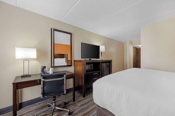Room 15 of 37