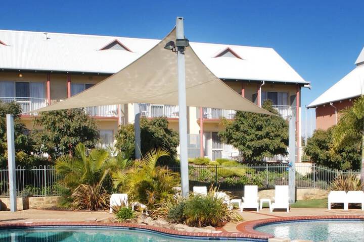 Hotel Pool