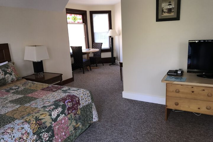 Room 14 of 146