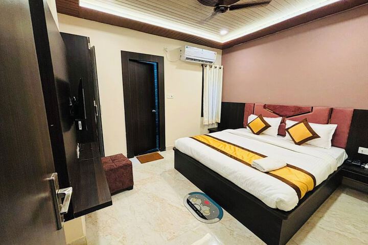 Room 6 of 26