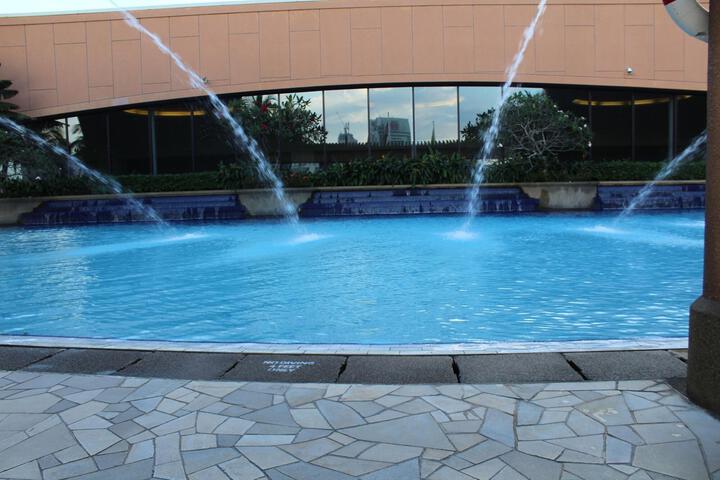 Pool 10 of 18