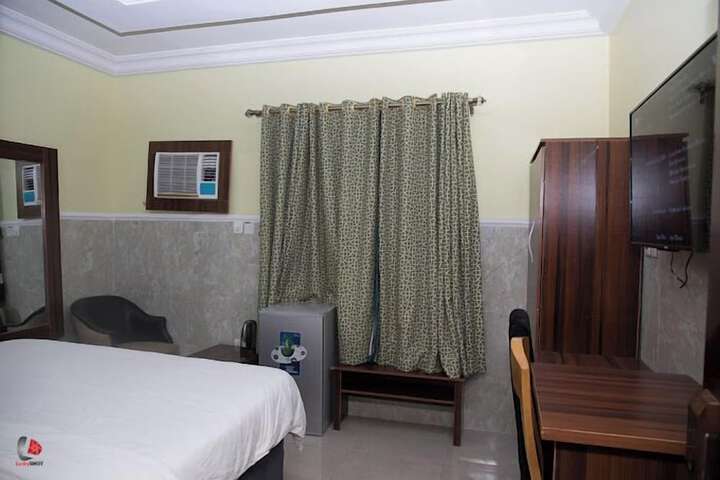 Room 44 of 76