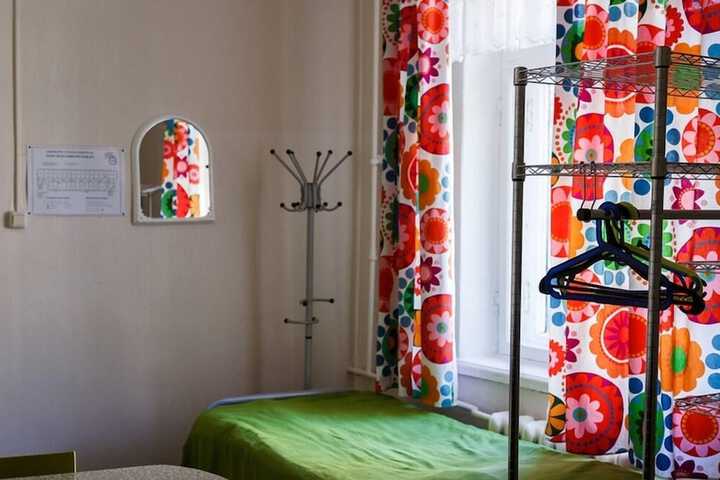 Room 4 of 27