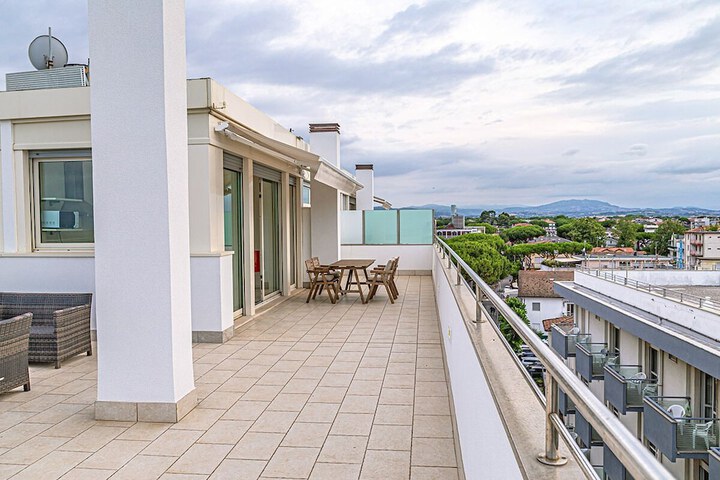 Terrace/Patio 18 of 42
