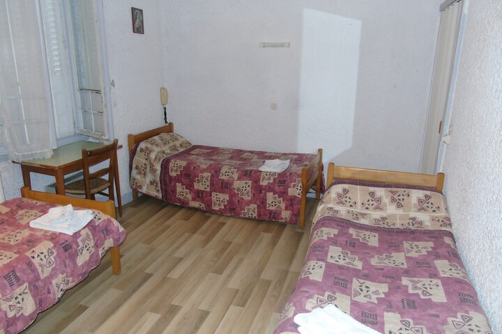 Room 6 of 17