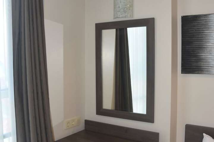 Room 8 of 14