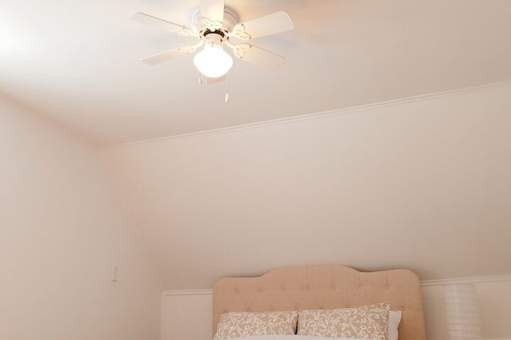 Room 42 of 163