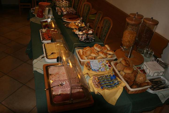 Dining 49 of 59