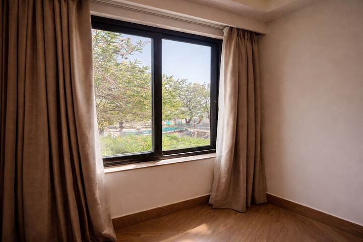 Room 5 of 40