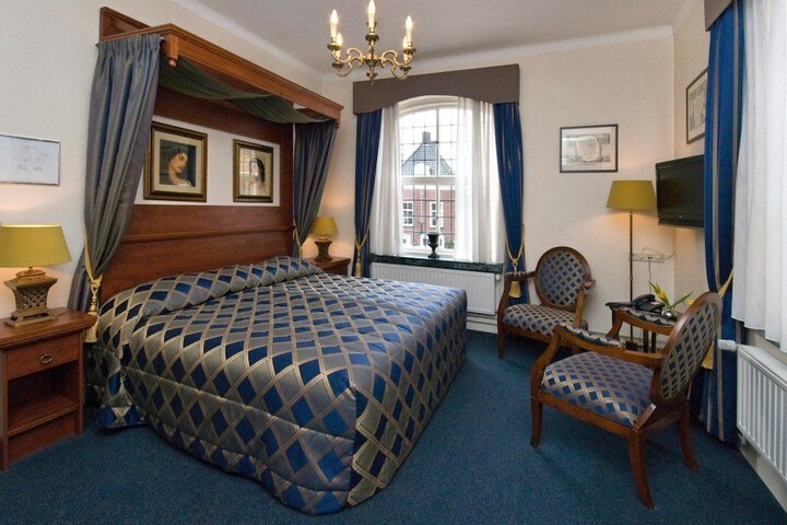 Room 5 of 25