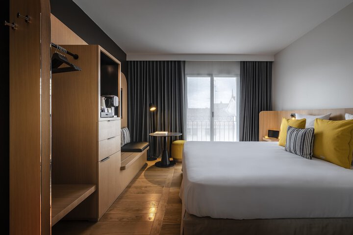 Room 13 of 51