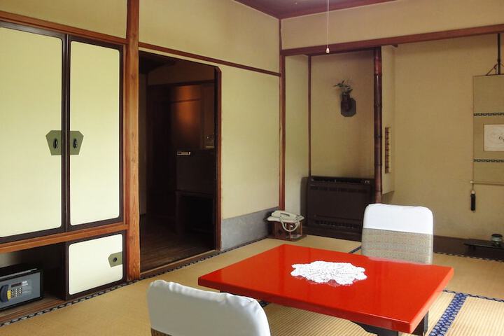 Room 20 of 110