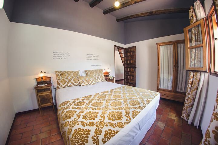 Room 5 of 62