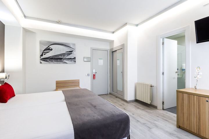 Room 9 of 50