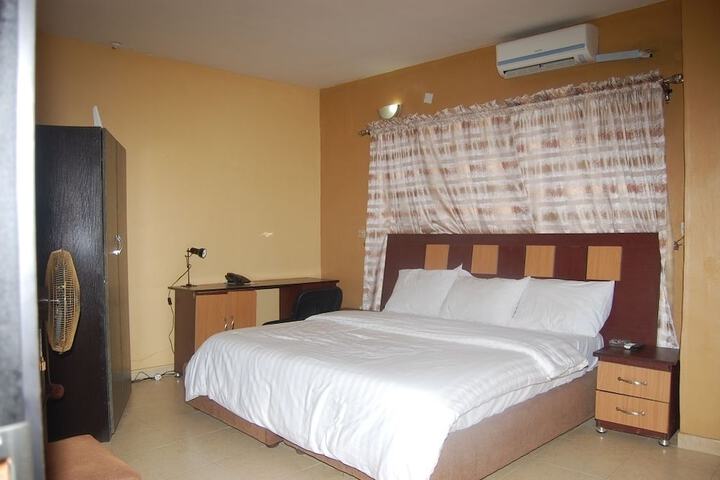 Bella Rose Hotel