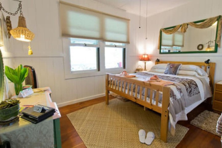 Room 4 of 33