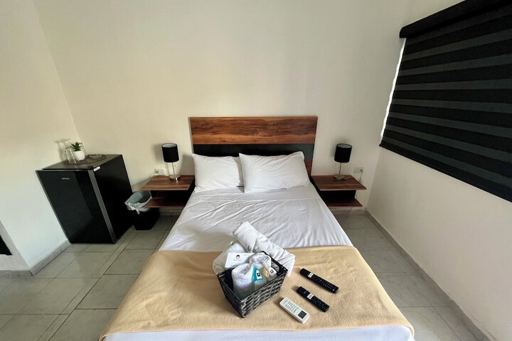 Room 69 of 108