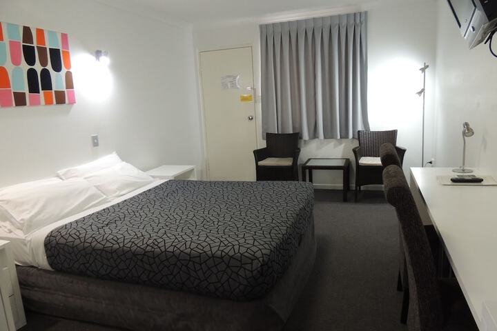 Room 2 of 29