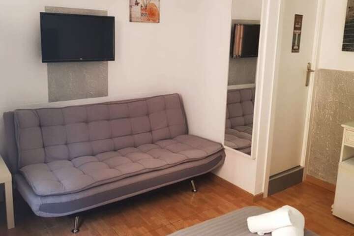 Room 18 of 50