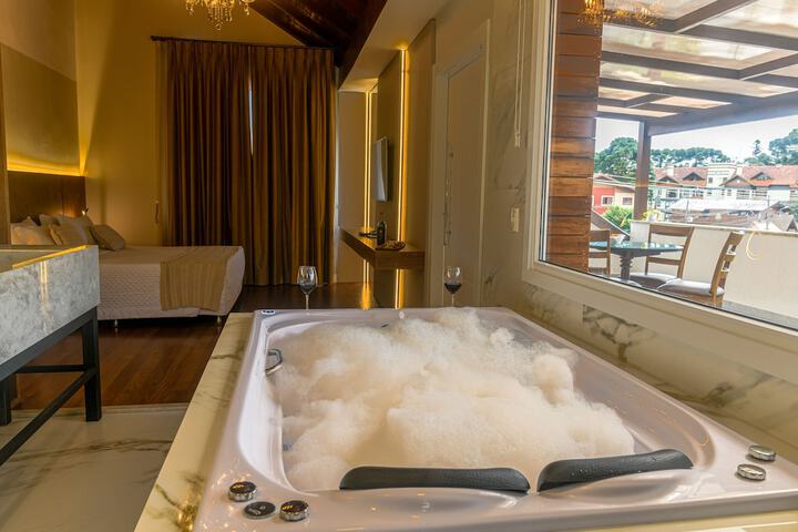 Hot Tub 73 of 95