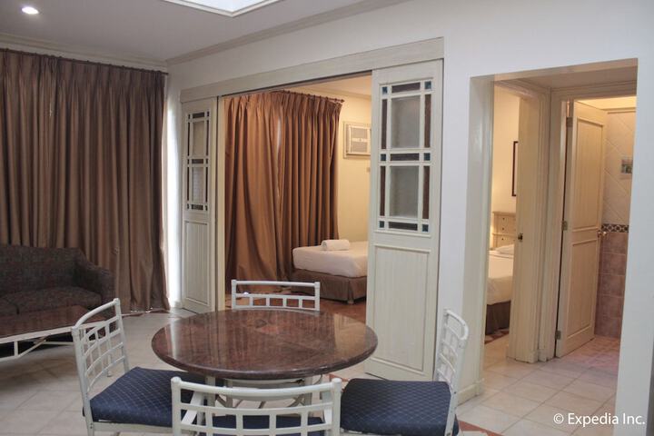 Room 44 of 126