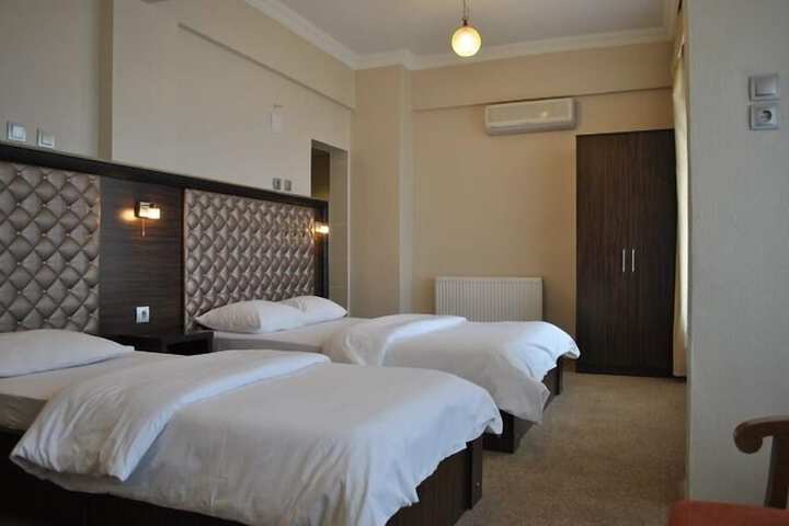 Room 3 of 23