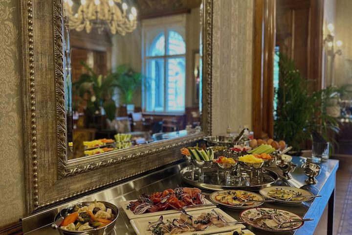Dining 55 of 75