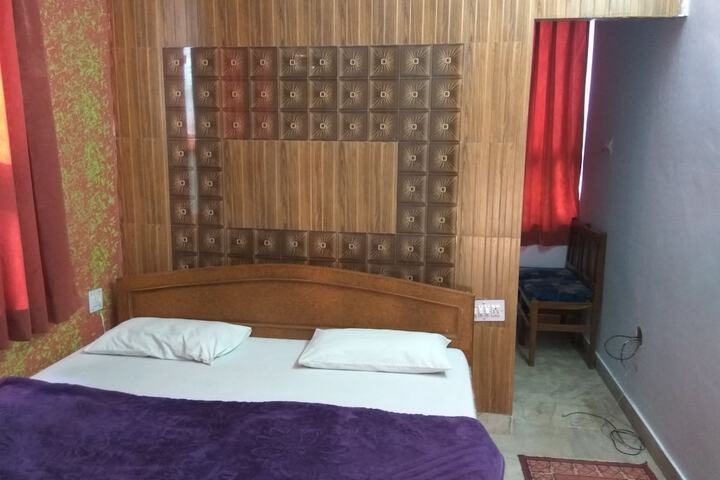 Room 25 of 36